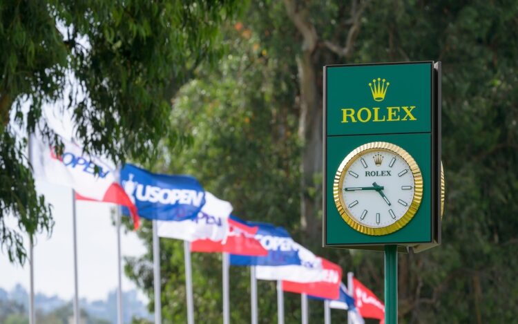 Fonte:Ufficio Stampa Rolex | Rolex clocks and U.S.Open flags in the grounds at the U.S. Open at the Los Angeles Country Club in California