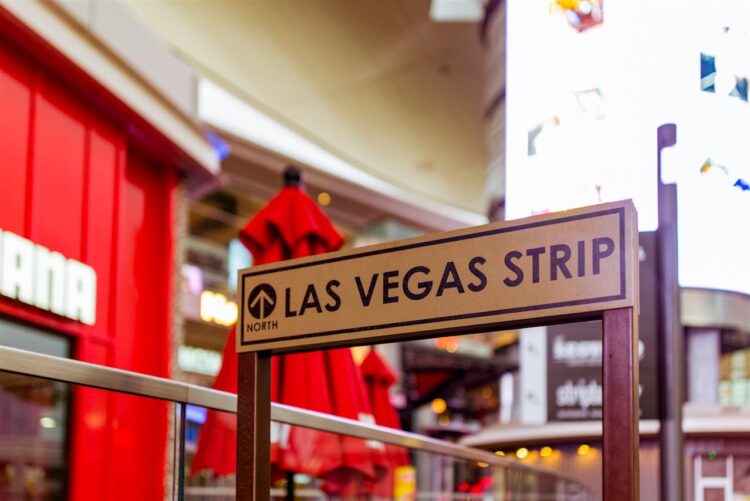 Foto di Quintin Gellar: https://www.pexels.com/it-it/foto/segnaletica-della-strip-di-las-vegas-847869/